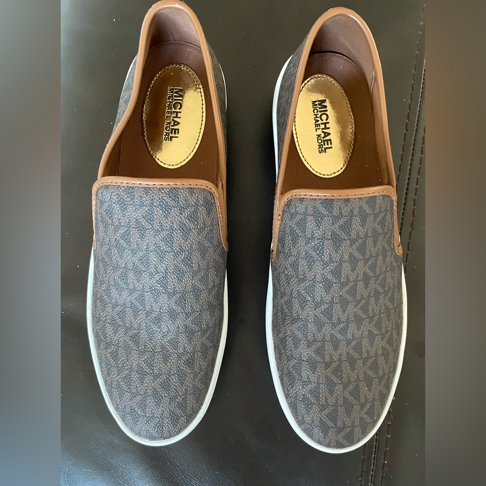 Michael Kors Slip-Ons size 9